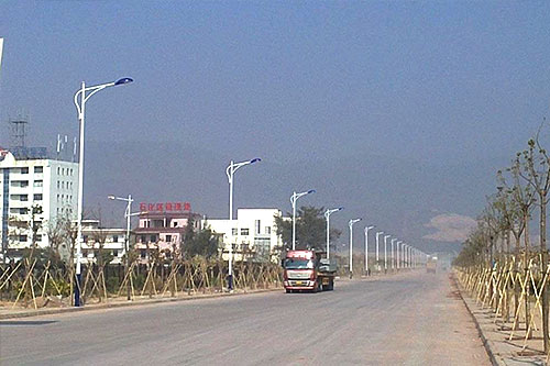 The 80W 10 meter city street lamp lights up perfectly