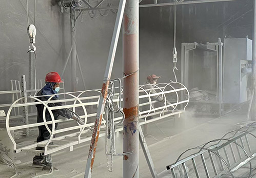 (Powder Coating WorkshopProcess):Electrostatic Polymer Fusion.This ensures 25+ years of superior anti-corrosion and UV resistance for every pole.