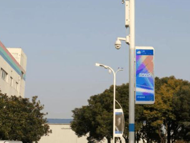 How to Choose Lighting Poles for Smart City Projects: Smart Poles vs Traditional Streetlights