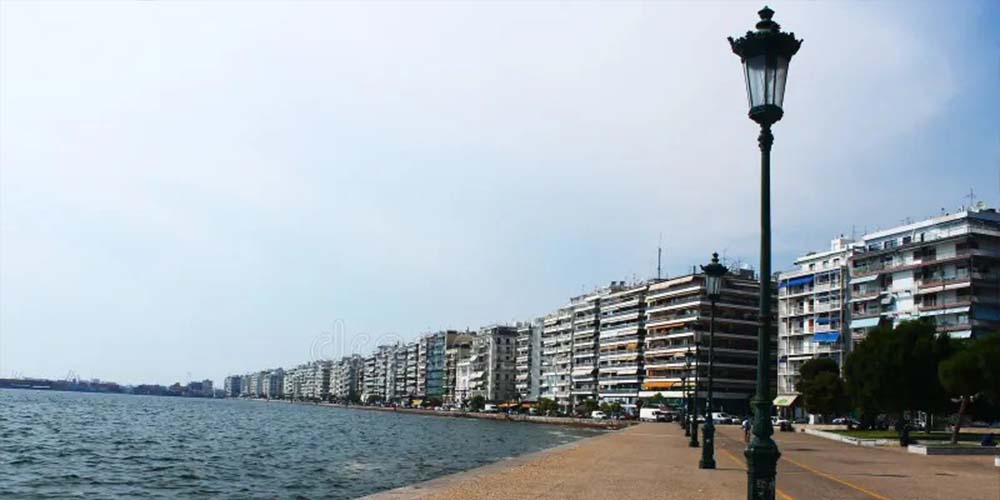 Outdoor street lighting pole comparison steel aluminum and concrete options