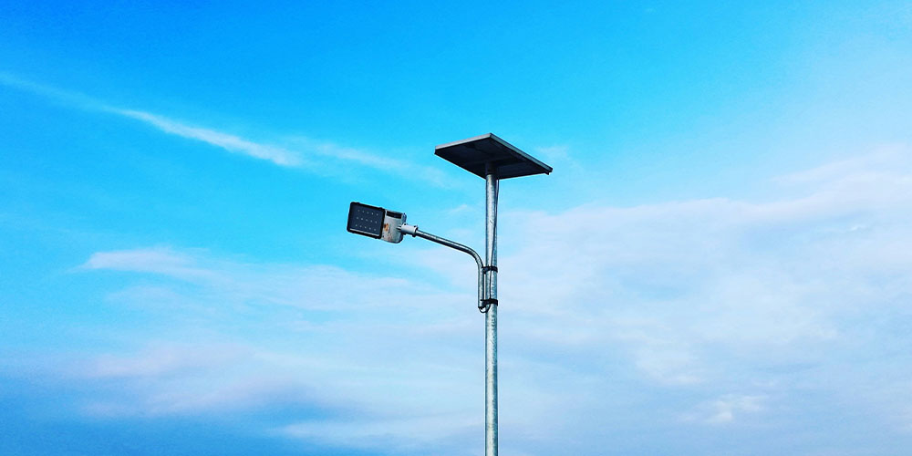 Smart city lighting pole selection guide showing height and application planning Smart city lighting pole selection guide showing height and application planning